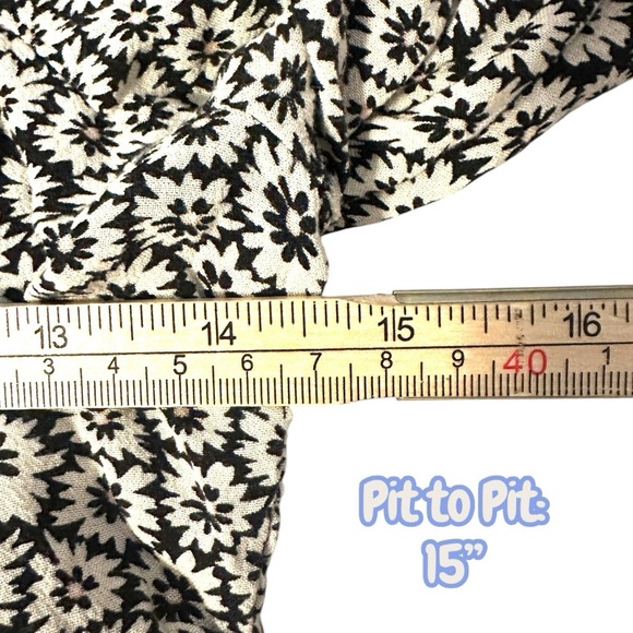 American Eagle Black White Floral Smocked Crop Top Women's M Long Sleeve Boho - Picture 6 of 9